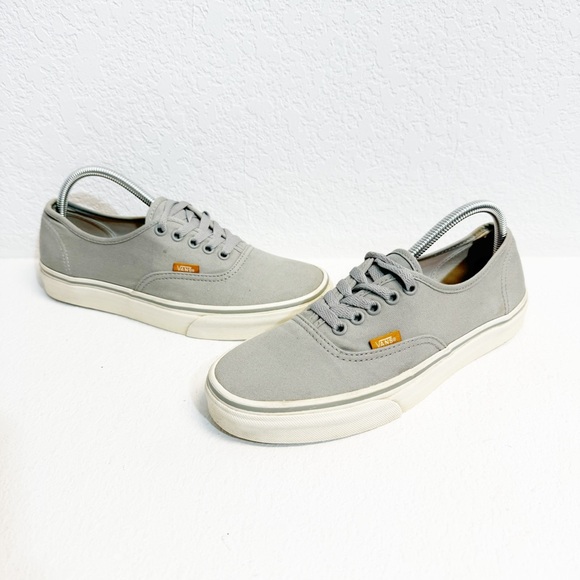 Vans M8 W 9.5 Light Gray Classic Low Lace Up sneakers M8 W9.5 - Picture 2 of 8